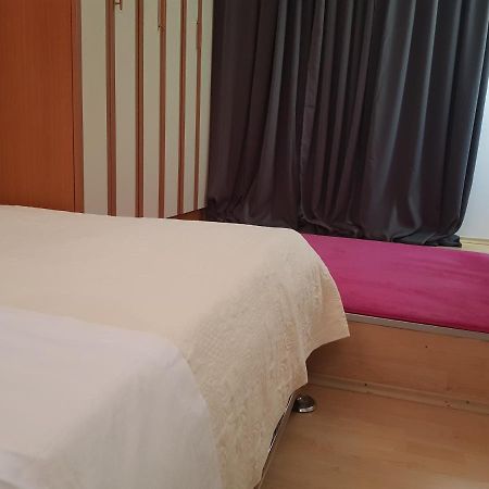 Apartment Milena โอมิช ภายนอก รูปภาพ