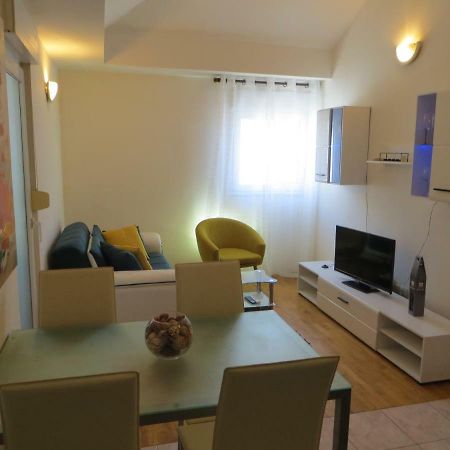 Apartment Milena โอมิช ภายนอก รูปภาพ