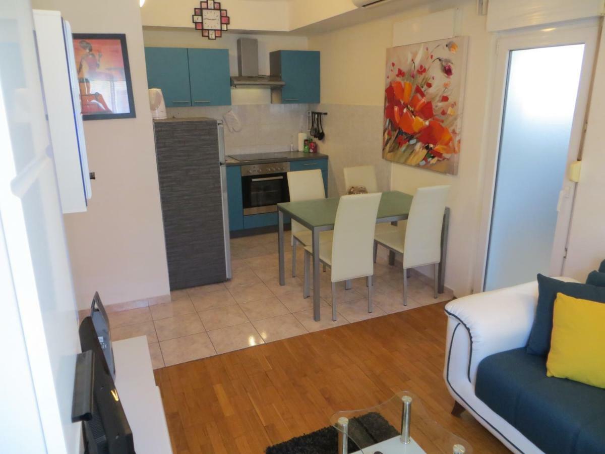 Apartment Milena โอมิช ภายนอก รูปภาพ